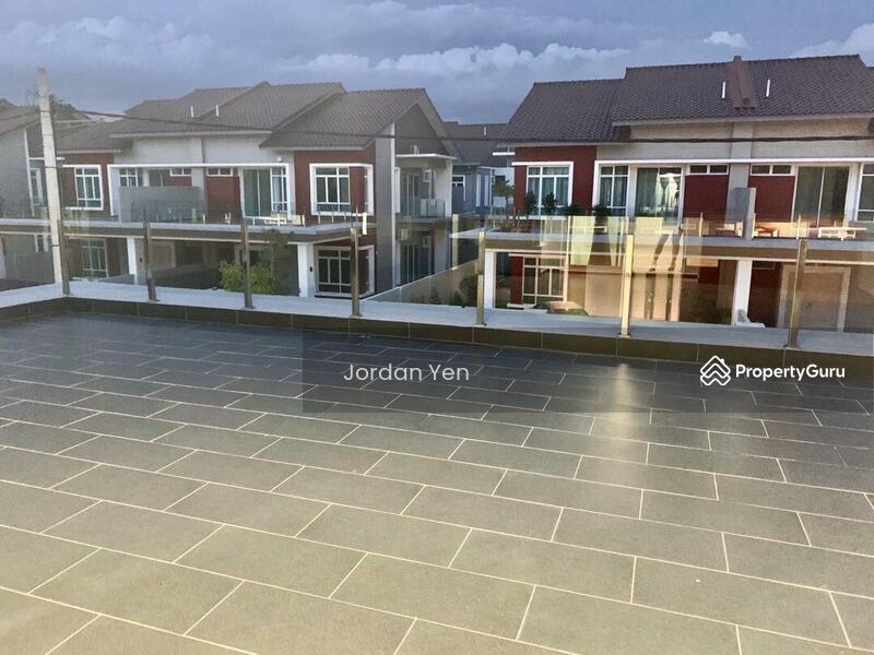 Taman Perdana Kluang Parkland, Jalan Kluang Perdana, Kluang, Johor, 4 Bedrooms, 3023 sqft, Semi